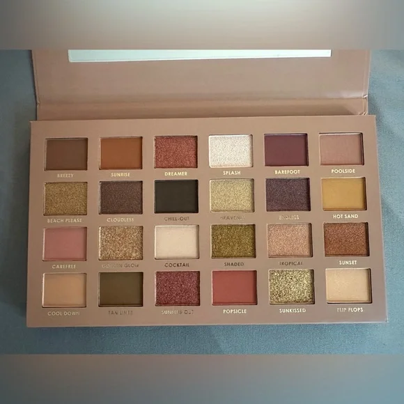 NWT CIATE LONDON Brazilian Glow
Eyeshadow Palette - Picture 3 of 6